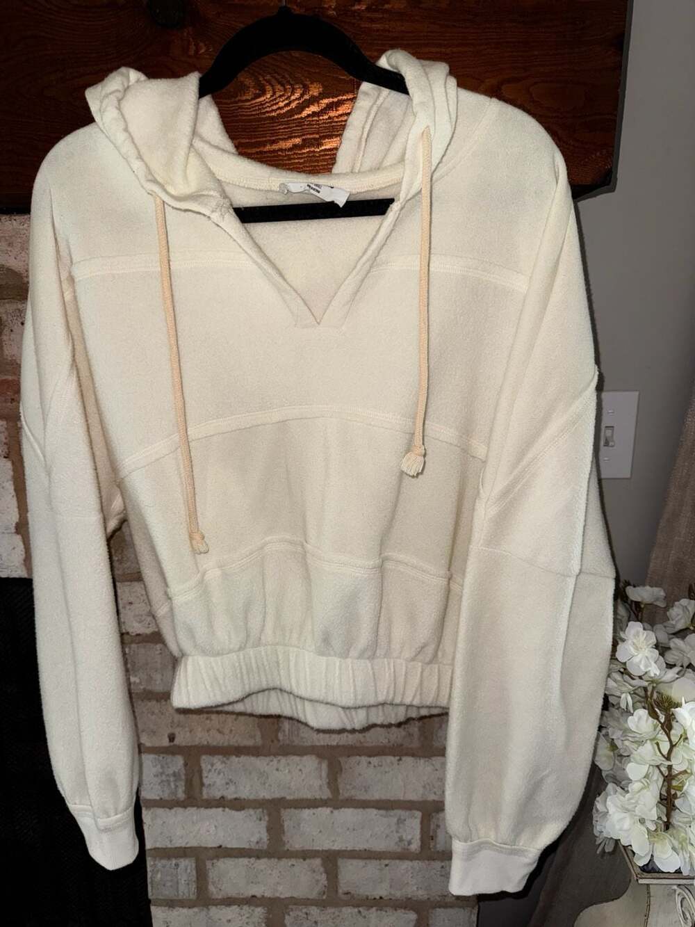 Double Zero Ivory Fleece Cropped Hoodie with Drawstring